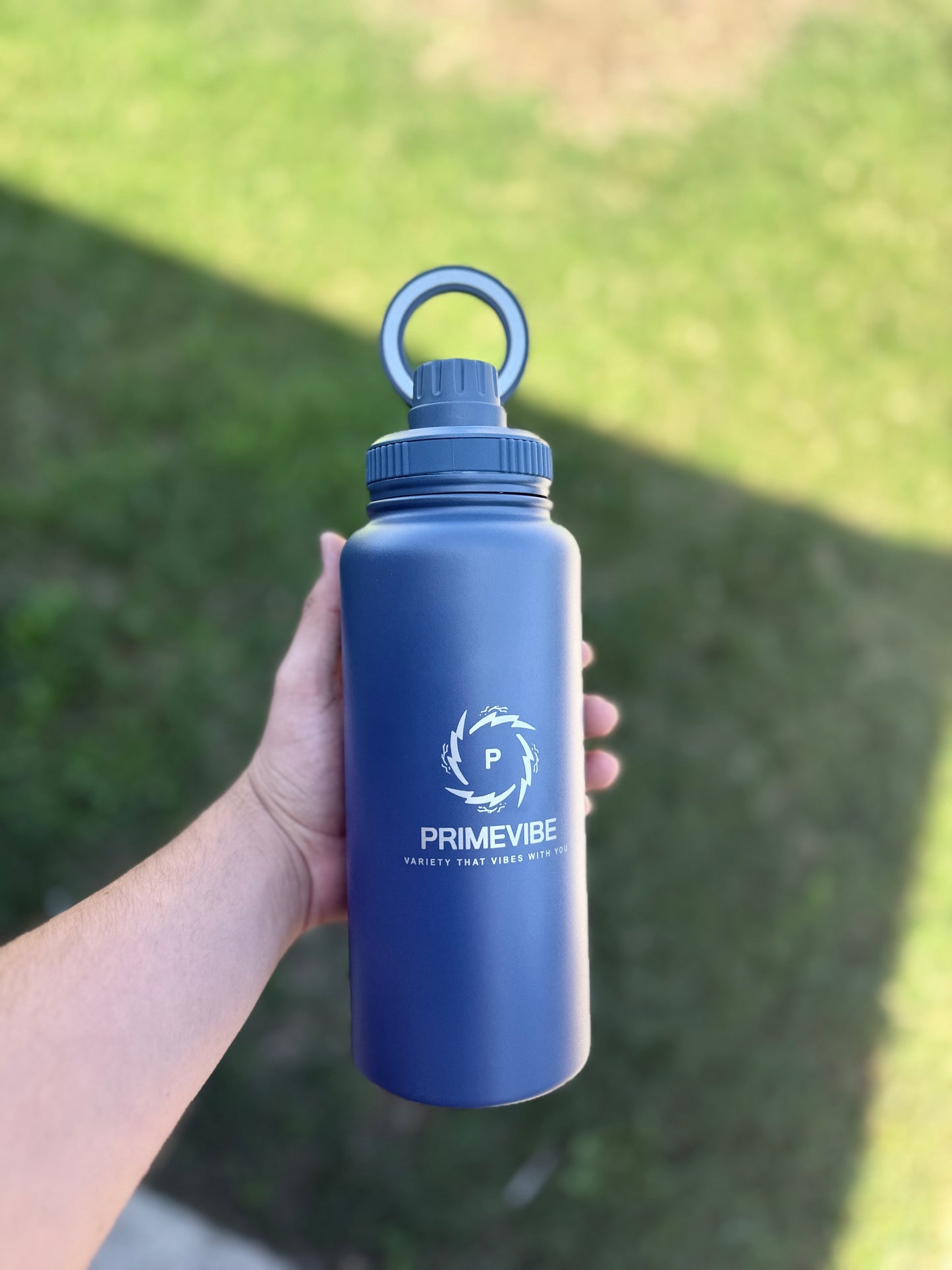 PrimeVibe 32 oz (1 Liter) Magnetic Water Bottle